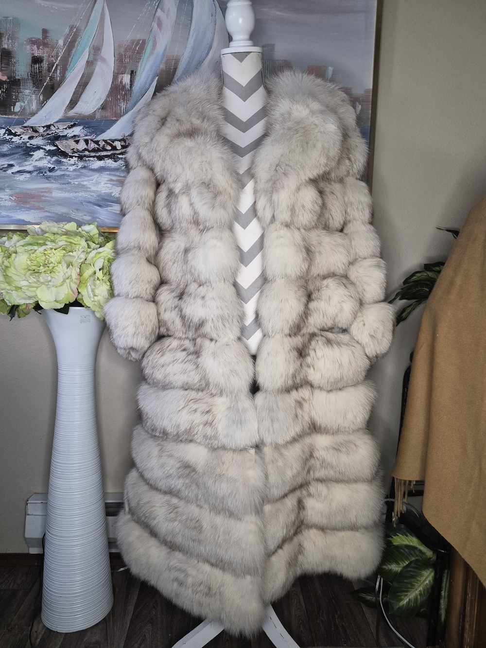 Luxurious Women's Light Gray Fur Coat Full-Length Detachable